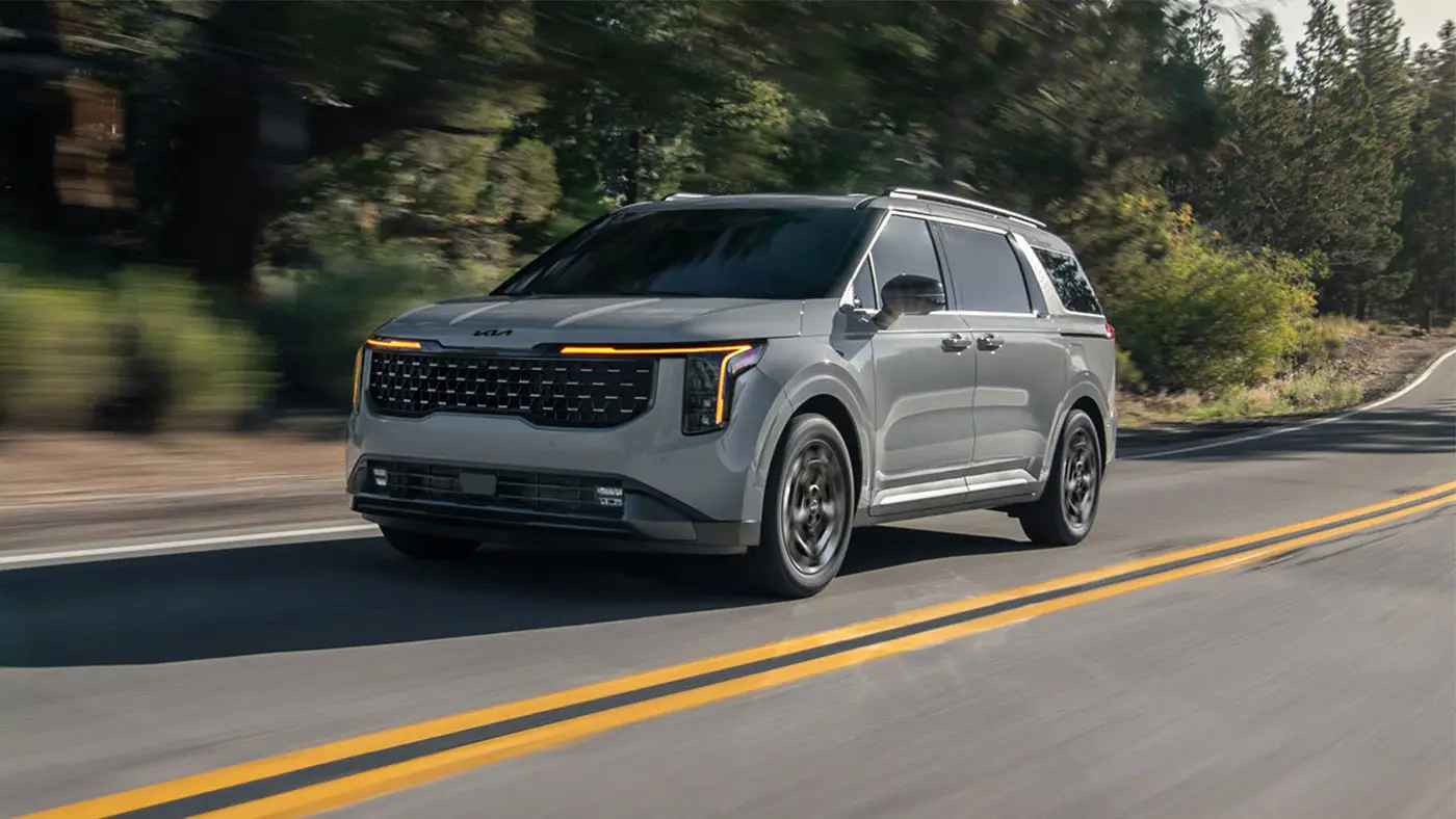 Kia Carnival Hybrid 2025