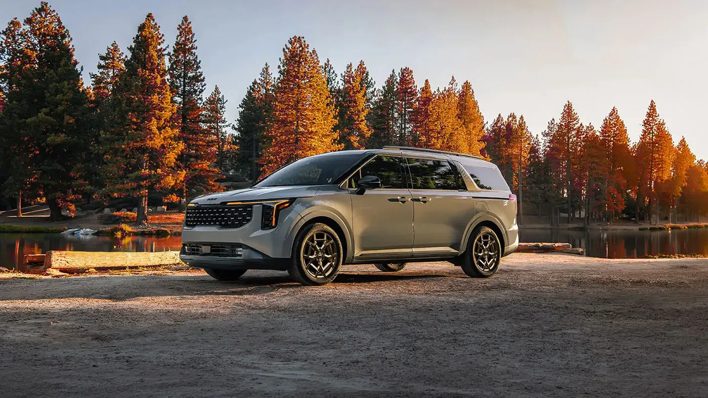 Best Kia for Fall Road Trips: Carnival, Seltos, K4