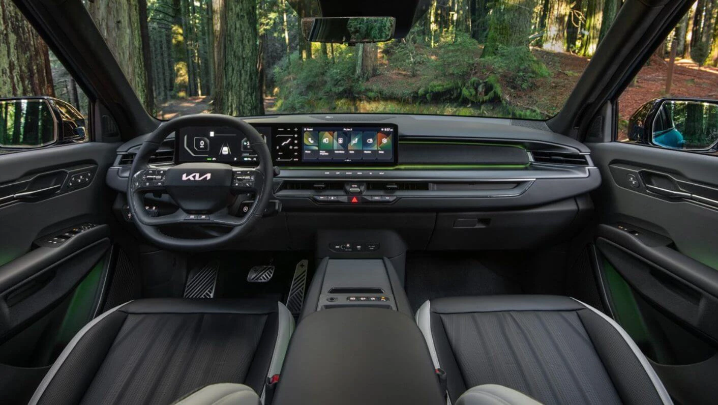 Interior dashboard of the Kia EV9, highlighting advanced infotainment system.