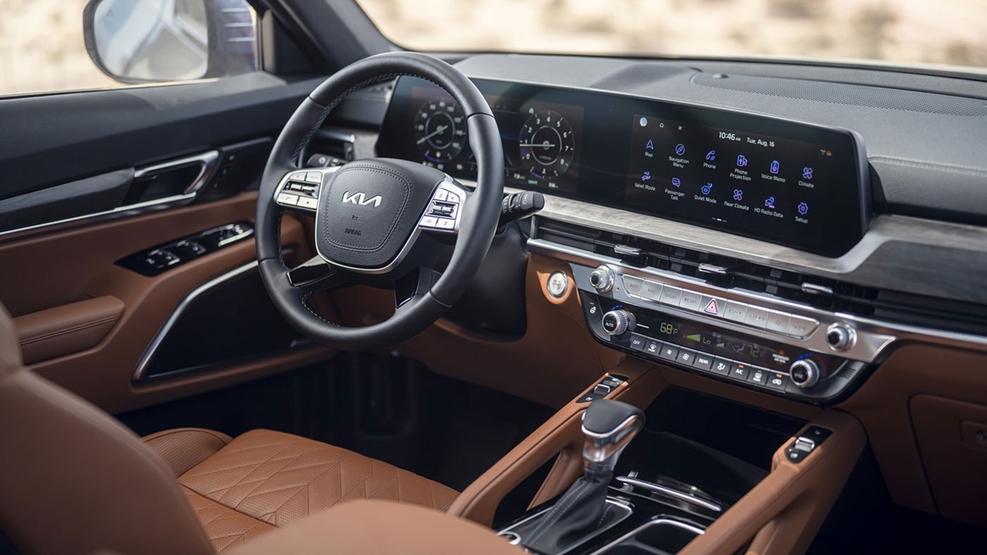 Kia Telluride driver-centric modern interior.