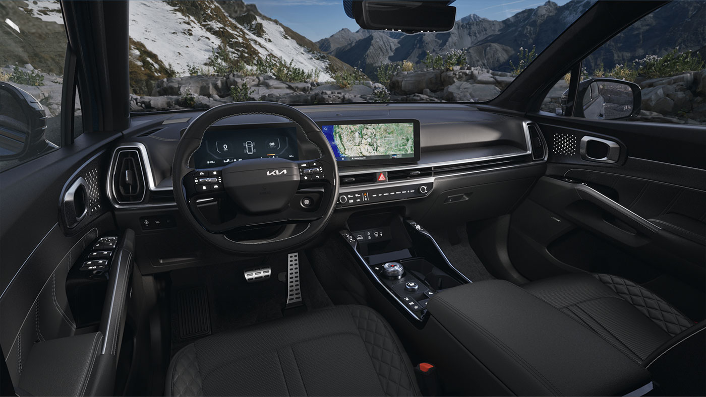 L’intérieur moderne des Kia Sorento HEV est centré sur le conducteur.