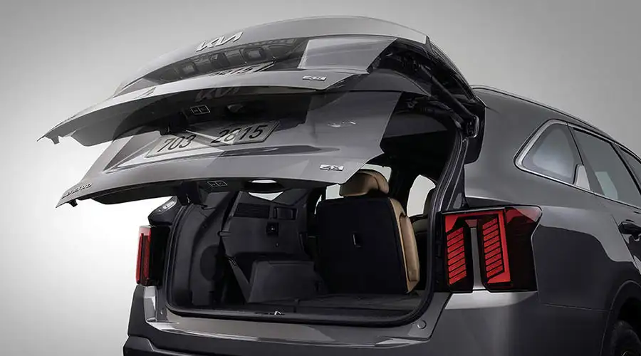 Sorento with Smart Power Liftgate to access cargo space.